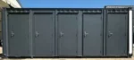 Sanitärcontainer 6 m × 2,4 m – 5 Separate Kabinen – WC & Waschbecken