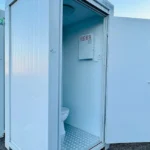 Neuer Mobiler Sanitärblock – 1,5 × 1,5 m – WC, Waschbecken, Boiler – Bild 2