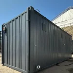 Sanitärcontainer 6 m × 2,4 m – 5 Separate Kabinen – WC & Waschbecken – Bild 5